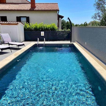 Holiday House Veli Vrh プーラ エクステリア 写真