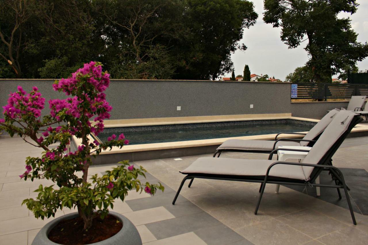 Holiday House Veli Vrh プーラ エクステリア 写真