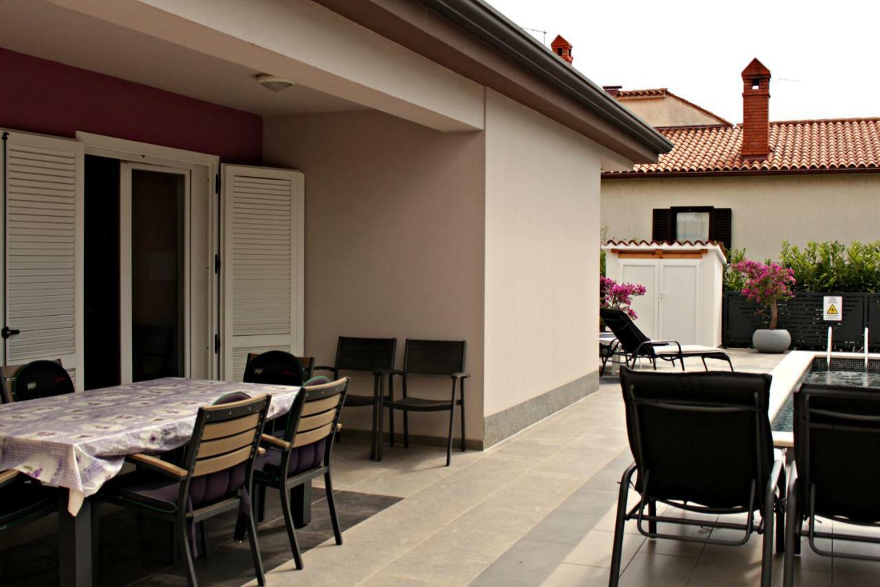Holiday House Veli Vrh プーラ エクステリア 写真
